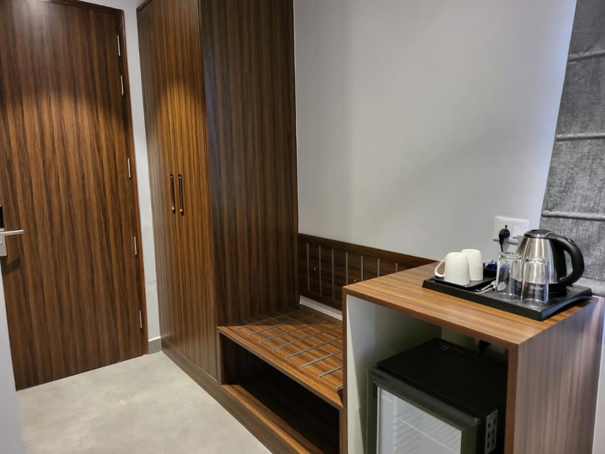 Belvedere Suites Greater Noida Bagian luar foto