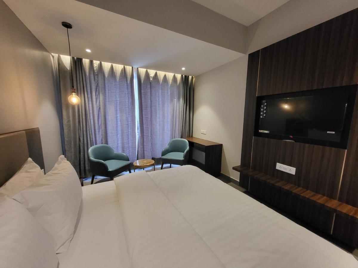 Belvedere Suites Greater Noida Bagian luar foto