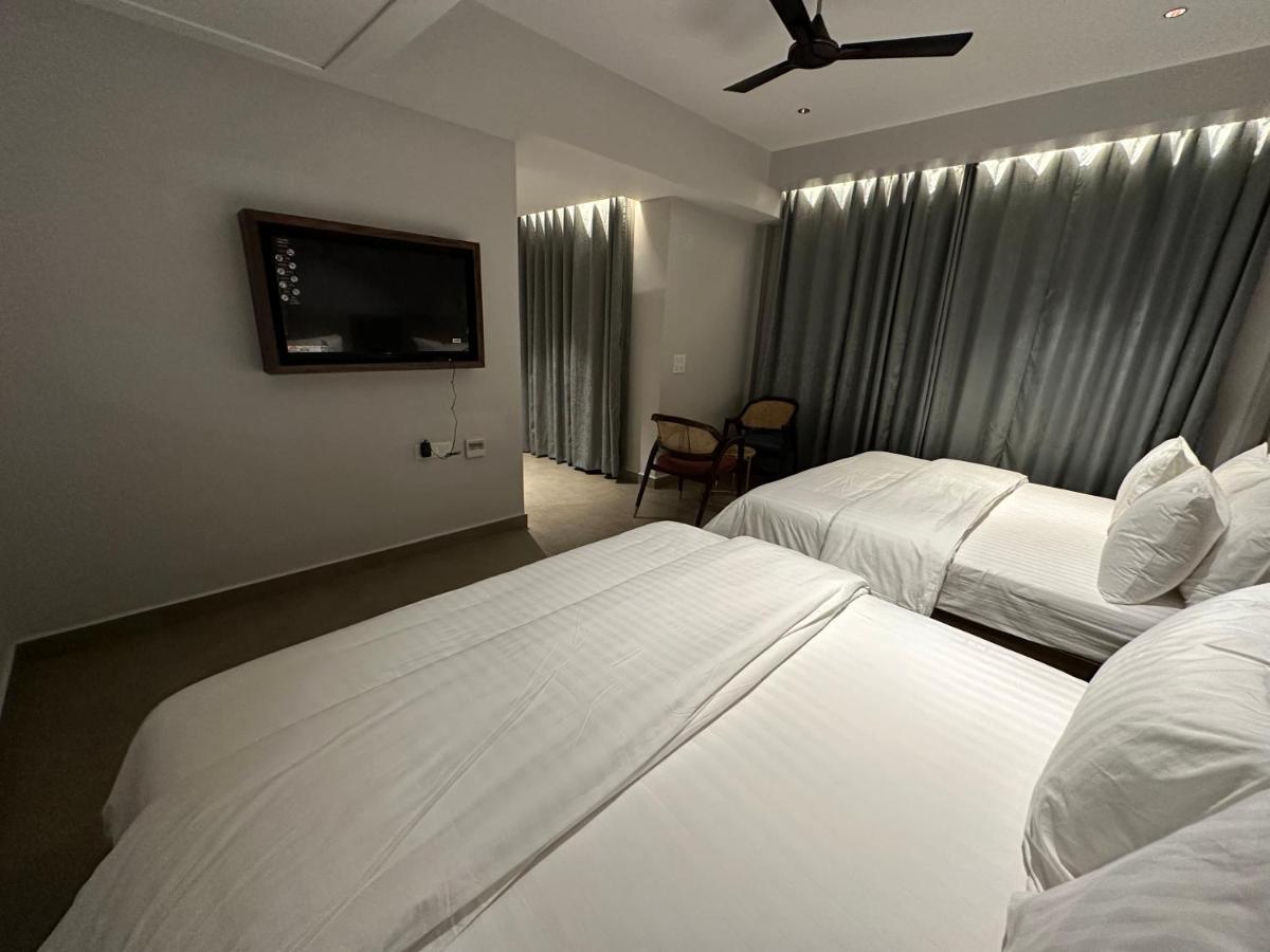 Belvedere Suites Greater Noida Bagian luar foto
