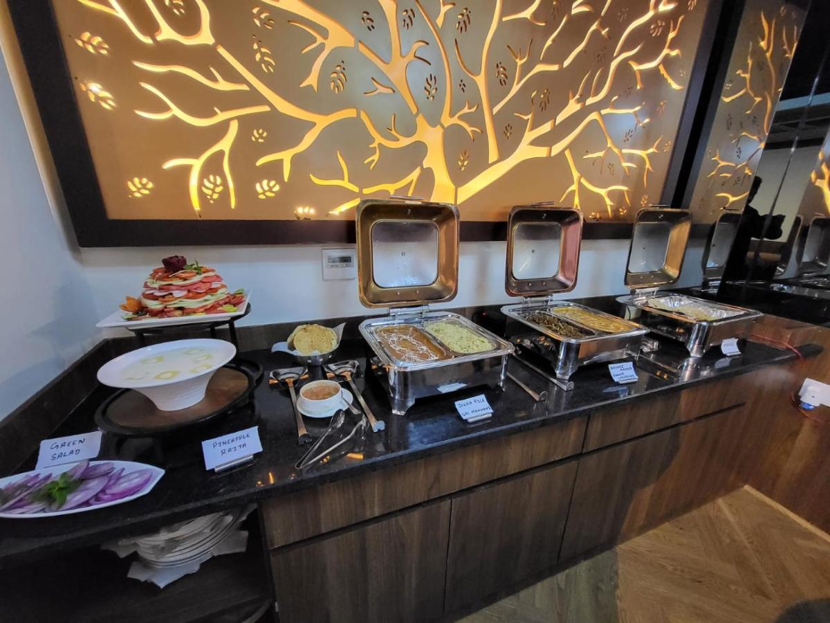 Belvedere Suites Greater Noida Bagian luar foto