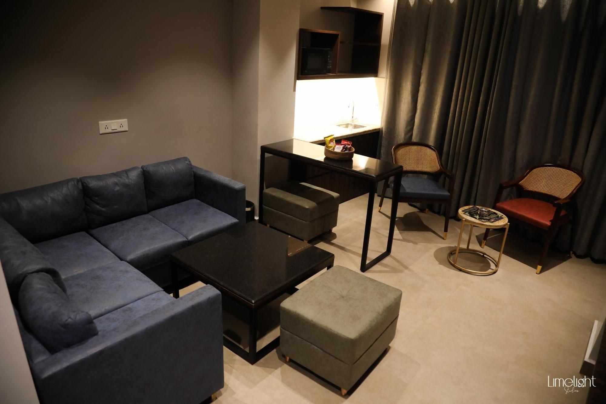 Belvedere Suites Greater Noida Bagian luar foto