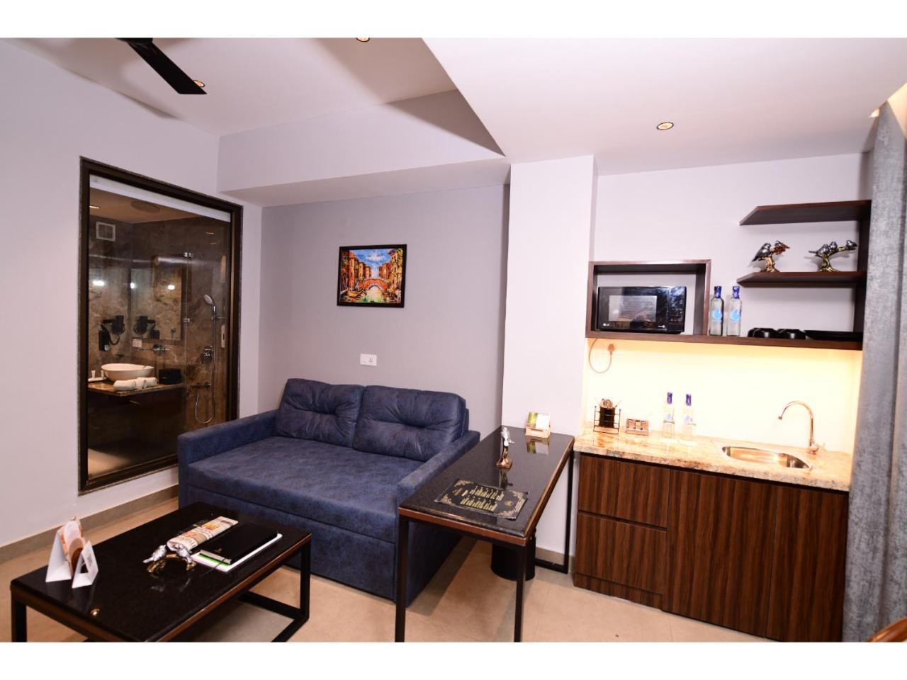 Belvedere Suites Greater Noida Bagian luar foto