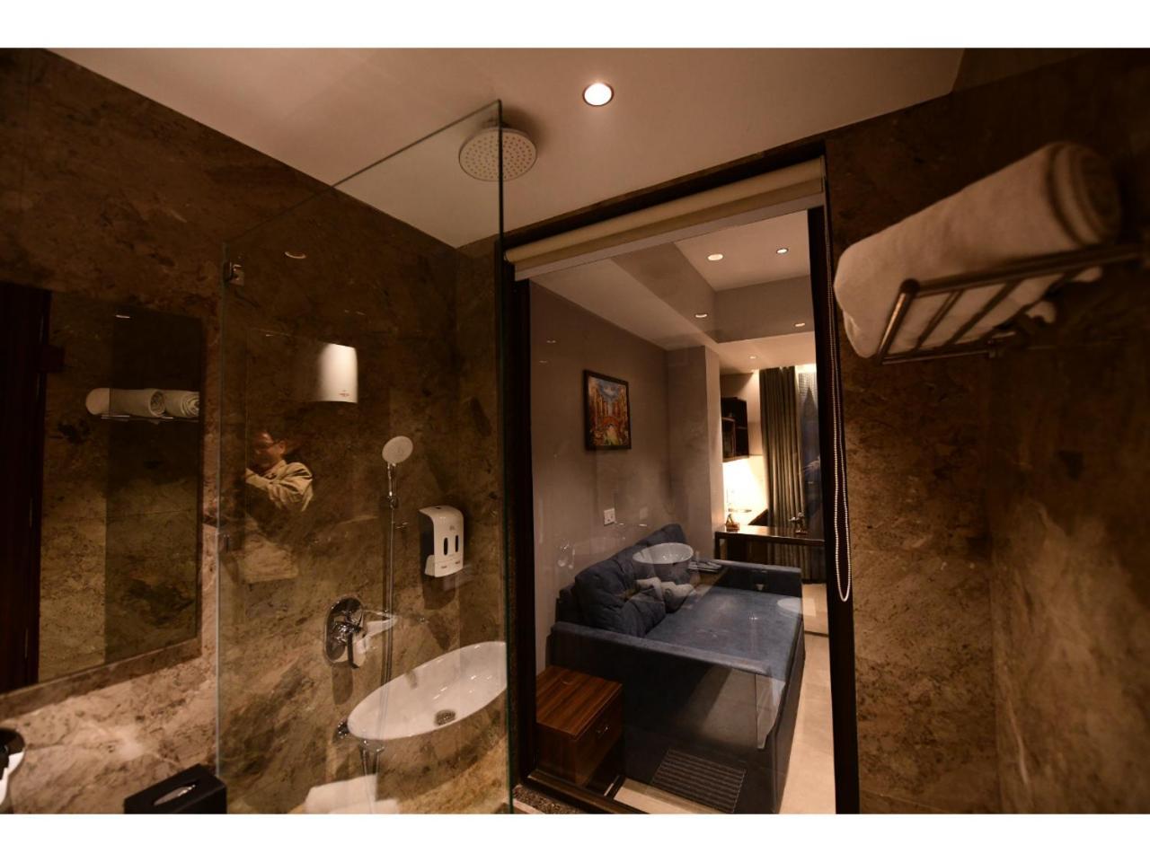Belvedere Suites Greater Noida Bagian luar foto