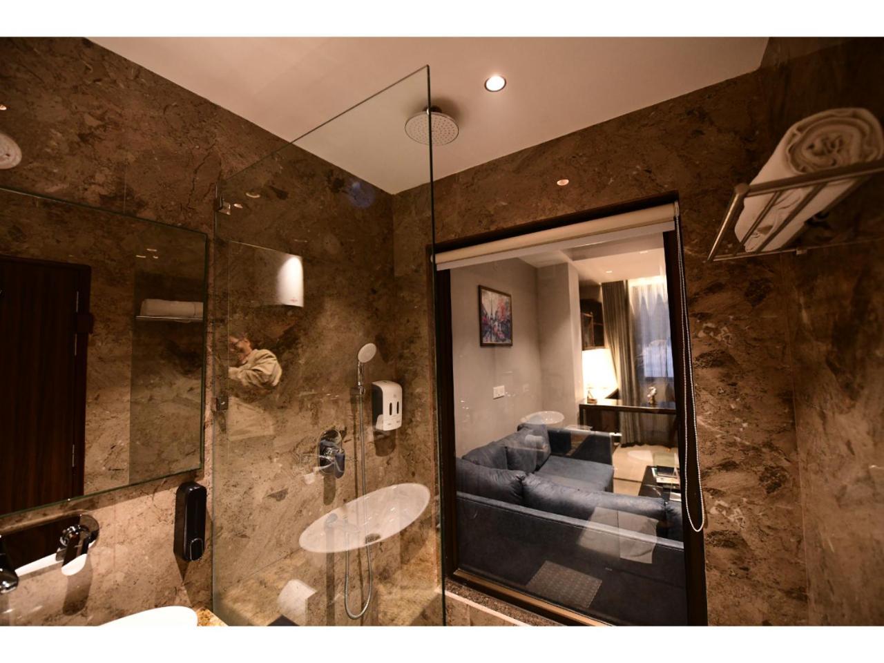 Belvedere Suites Greater Noida Bagian luar foto