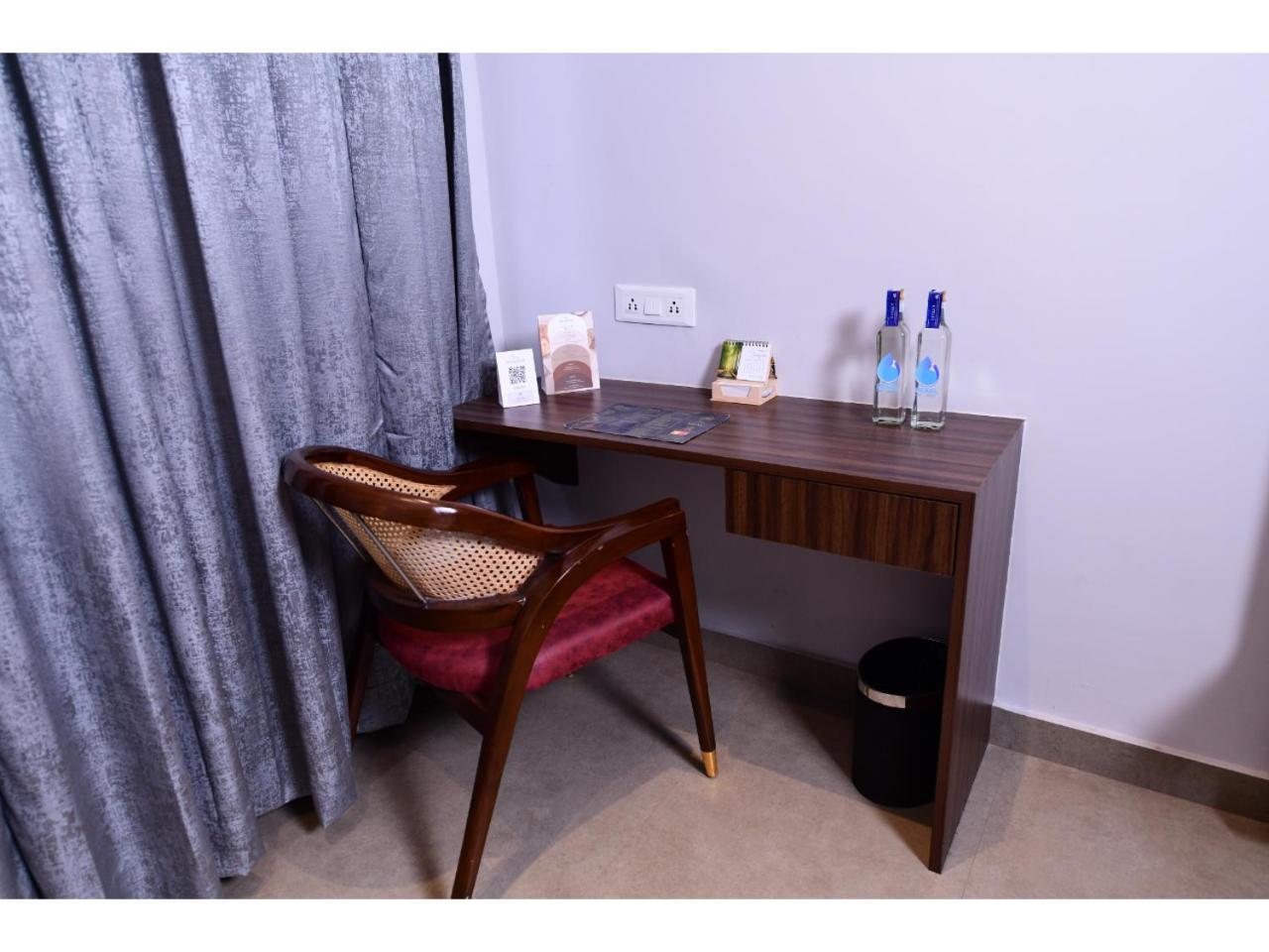 Belvedere Suites Greater Noida Bagian luar foto